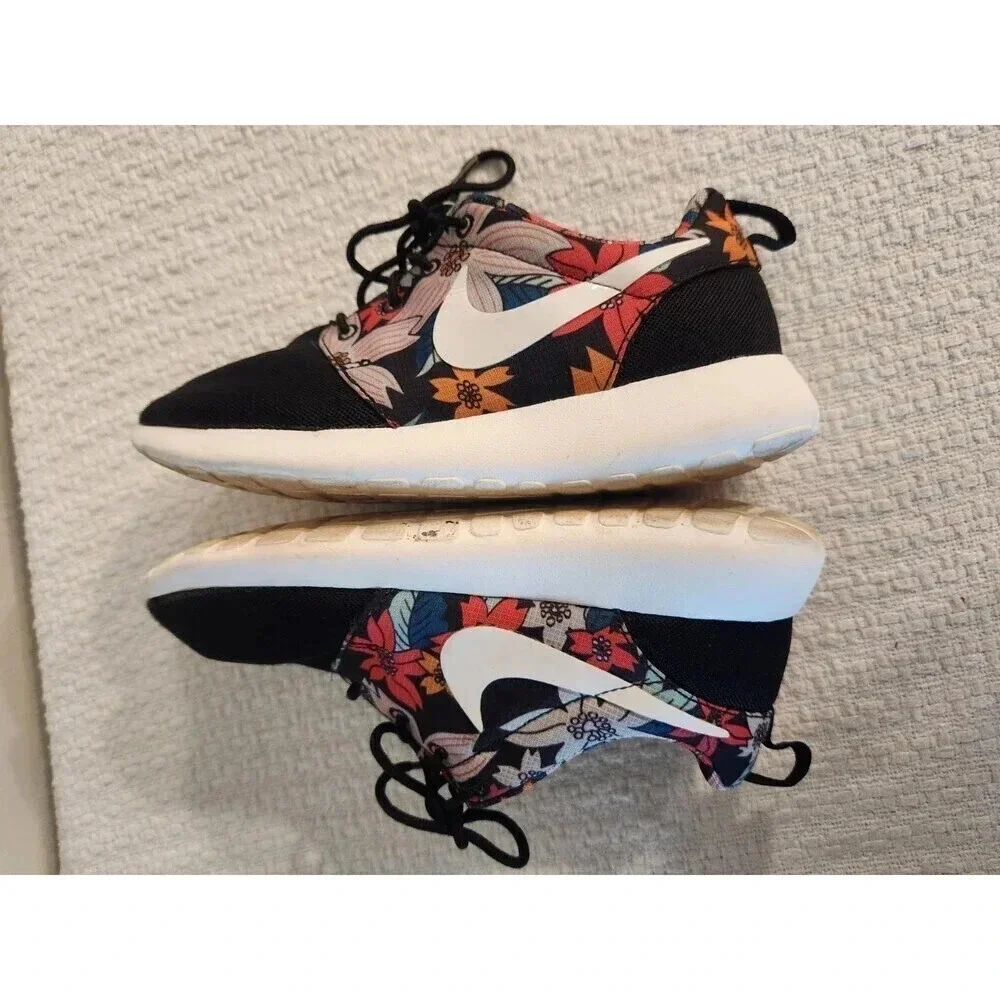 NIKE Women's ROSHE RUN ONE PRINT - ALOHA - Sz 6